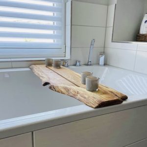 Rustikale Badewannenablage aus Holz