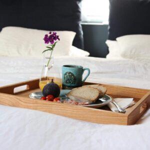 Serviertablett aus Holz