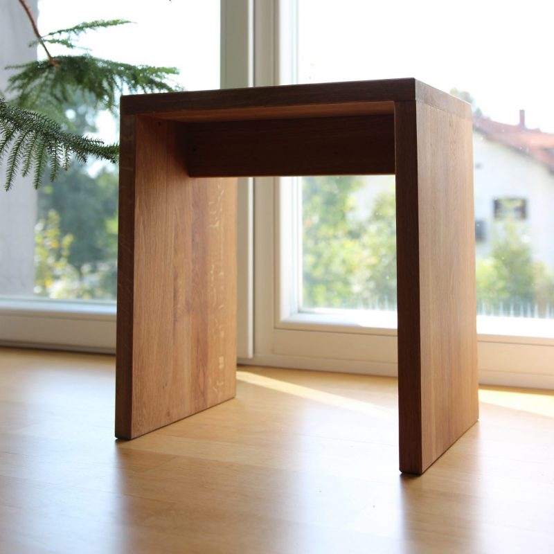 Holzhocker aus Eichenholz