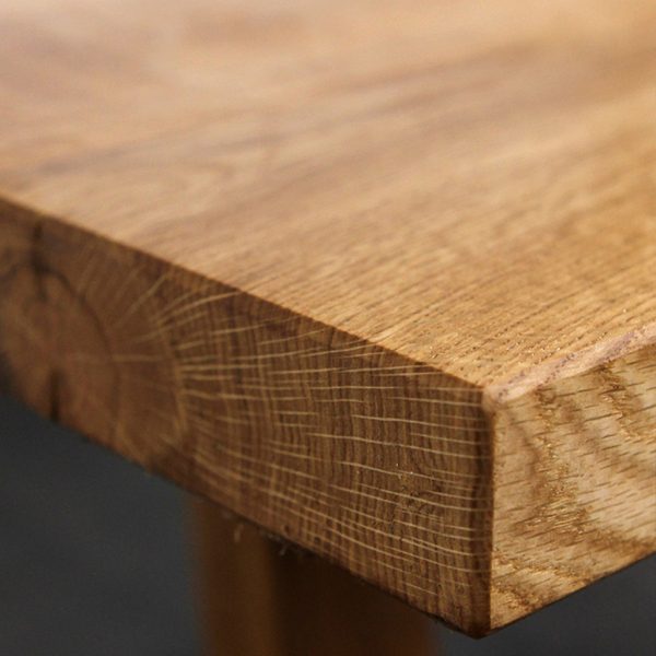 Tischplatte Eiche Stirnholz Detail an Tischkante
