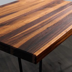 Couchtisch Nussbaum Tischplatte im Detail