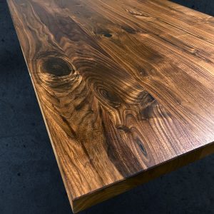 Esstisch Tischplatte amerikanischer Nussbaum Detail