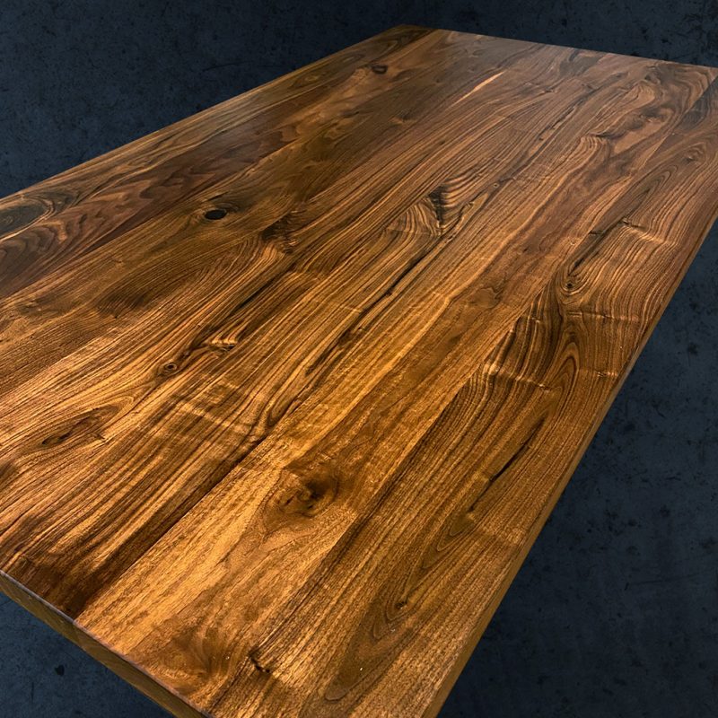 Esstisch Tischplatte amerikanischer Nussbaum Oberfläche