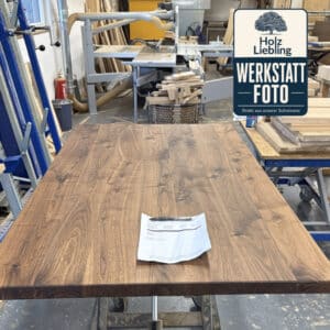 Massivholztisch_Amerikanischer_Nussbaum_Werkstattfoto.001