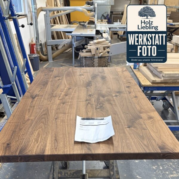 Massivholztisch_Amerikanischer_Nussbaum_Werkstattfoto.001
