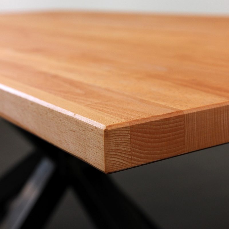 Tischplatte Buche Detail Kantenbearbeitung