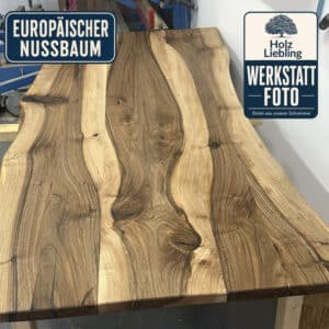 Esstisch-Europaeischer-Nussbaum-Massivholz