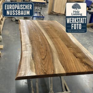 Massivholz-Esstisch-Aus-Europaeischem-Nussbaum