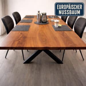 Nussbaum-Esstisch-Mit-Schwarzem-Gestell