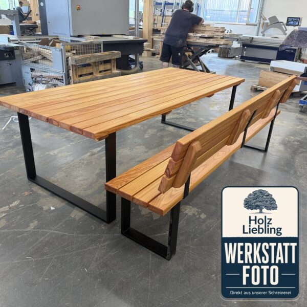 Gartentisch_Garnitur_Mit_Bank_Holz_Werkstattfoto.001