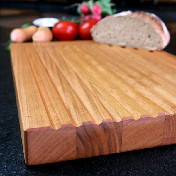Brotschneidebrett-Kirschbaum-Längsholz-Detail