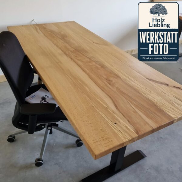Höhenverstellbarer_Schreibtisch_Kernbuche_Werkstattfoto.001