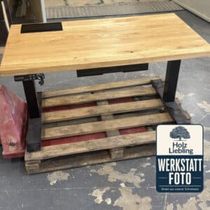 Schreibtisch_Höhenverstellbar_Eiche_Werkstattfoto.001
