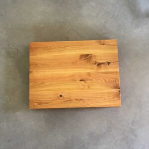 Kochfeldabdeckung aus Birnbaum; 70 x 53 x 2,5 cm