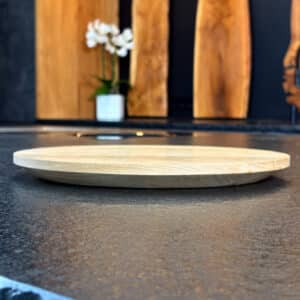 Rundes-Schneidebrett-mit-Schweizer-Kante-special-edition