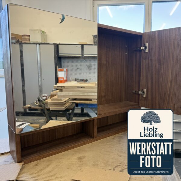 Spiegelschrank_Nussbaum_Ami_Werkstattfoto.001