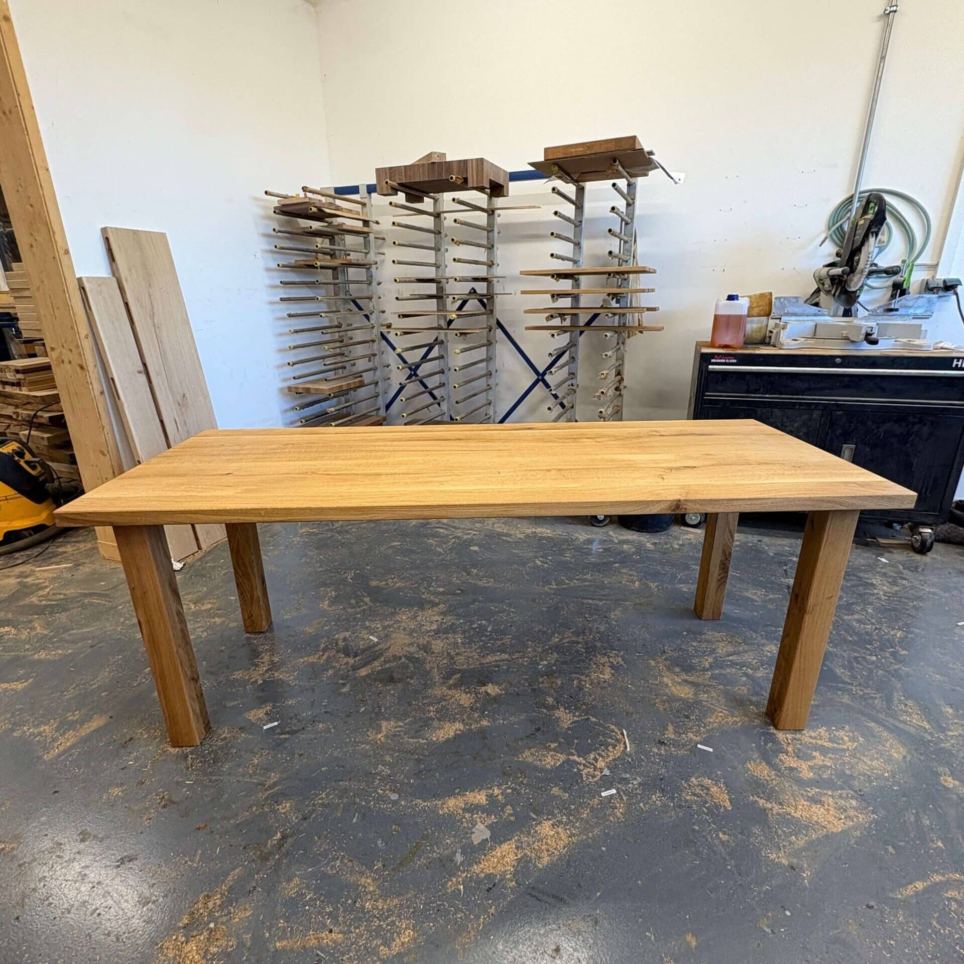 Unikat Eichenholz Esstisch 200 x 80 cm 2 Unikat Eichenholztisch Seitenansicht